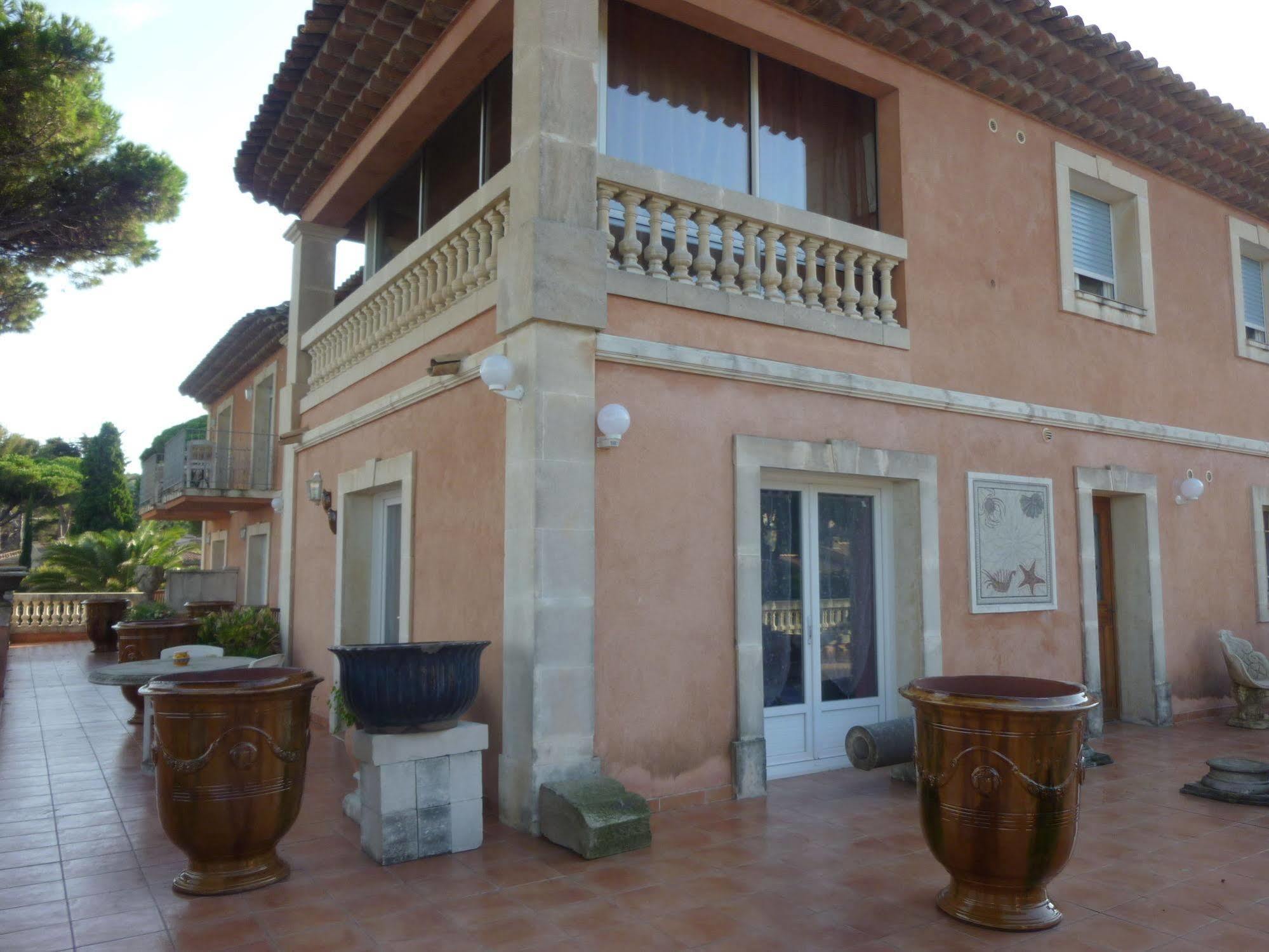 Hotel Martinengo Sainte-Maxime Exterior photo